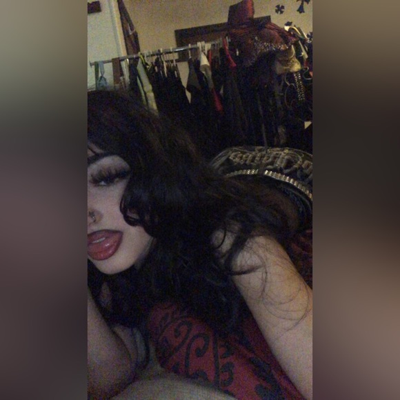 Meet your Posher, Lea - Picture 2 of 2